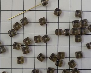 画像2: チェコガラスビーズ/キューブ/ブラックダイヤモンド/6×5mm(10個)